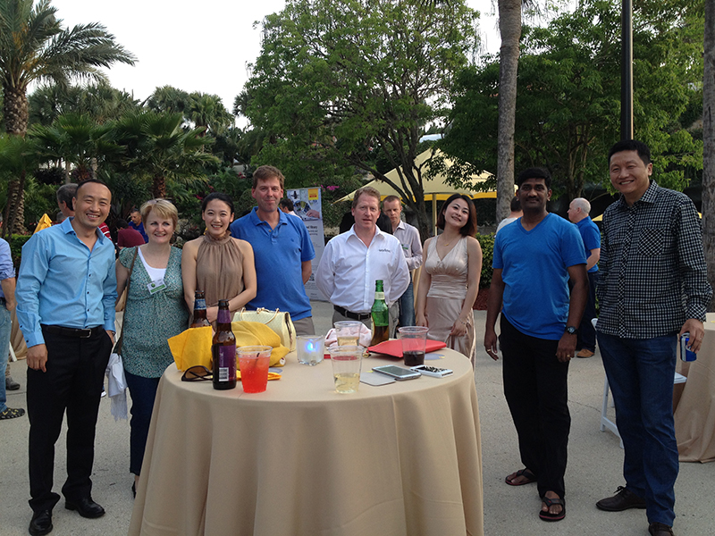 右一workknc印尼总经销商 会议HYATT酒店合影